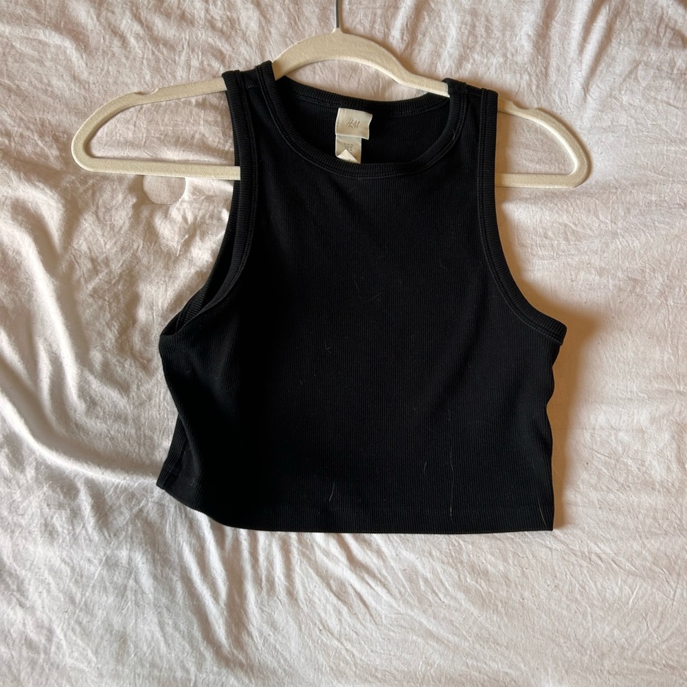 H and m black tank